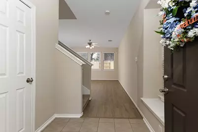 166 N Burberry Park Circle, The Woodlands, TX 77382 - Photo 4