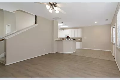 166 N Burberry Park Circle, The Woodlands, TX 77382 - Photo 8