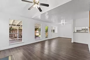 7850 Hillbarn Dr, Houston, TX 77040 - Photo 8
