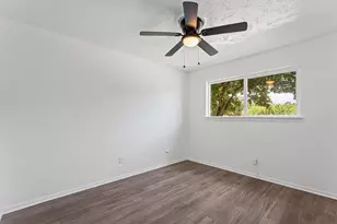 7850 Hillbarn Dr, Houston, TX 77040 - Photo 14