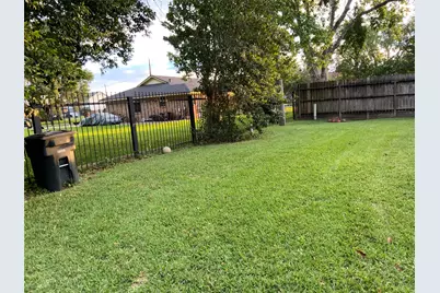 3006 Bolt Street #A, Houston, TX 77051 - Photo 4