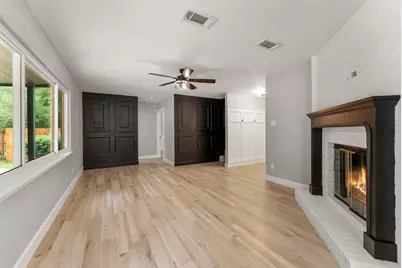 10 E White Willow Circle, The Woodlands, TX 77381 - Photo 8