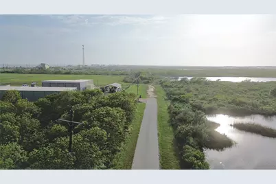 819 Highway 87, Gilchrist, TX 77617 - Photo 8