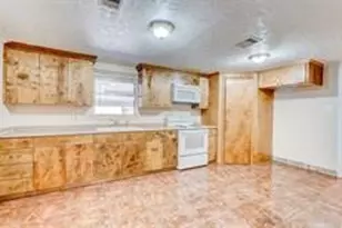 6907 Gainesville St, Houston, TX 77020 - Photo 8