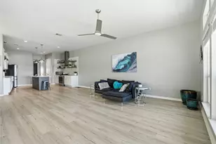709 N Bayshore Dr, La Porte, TX 77571 - Photo 8