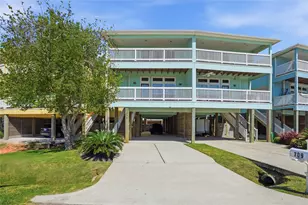709 N Bayshore Dr, La Porte, TX 77571 - Photo 2