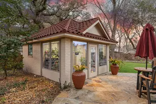1524 Travis St, Columbus, TX 78934 - Photo 36