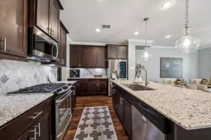 725 Via Lago, Webster, TX 77598 - Photo 8