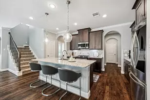 725 Via Lago, Webster, TX 77598 - Photo 10