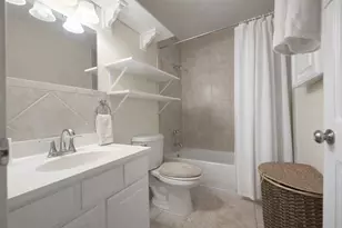 1350 Twin Falls Rd, Houston, TX 77088 - Photo 10