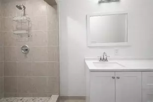 1350 Twin Falls Rd, Houston, TX 77088 - Photo 8