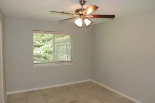236 Canterbury Dr, Conroe, TX 77303 - Photo 8