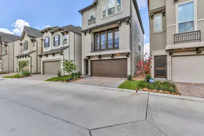 10828 S Brittmoore Oaks Place, Houston, TX 77043 - Photo 2