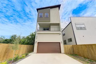 933 E 40 1/2 St St, Houston, TX 77022 - Photo 1