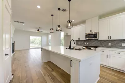 933 E 40 1/2 St Street, Houston, TX 77022 - Photo 10