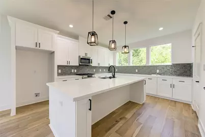 933 E 40 1/2 St Street, Houston, TX 77022 - Photo 8