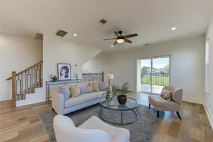 933 E 40 1/2 St St, Houston, TX 77022 - Photo 2