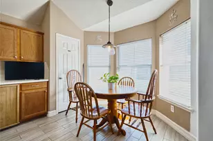 1527 Country Club Cove Dr, Baytown, TX 77521 - Photo 10