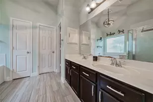 1527 Country Club Cove Dr, Baytown, TX 77521 - Photo 16