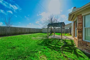 1527 Country Club Cove Dr, Baytown, TX 77521 - Photo 28