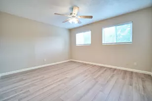 10818 Briar Forest Dr, Houston, TX 77042 - Photo 14