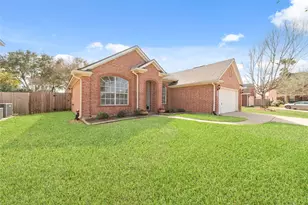 14235 Hidden Meadow Dr Dr, Sugar Land, TX 77498 - Photo 2