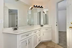 70 N Skyflower Ct, The Woodlands, TX 77381 - Photo 36