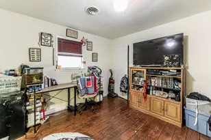 324 13th St, Huntsville, TX 77340 - Photo 8