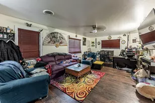 324 13th St, Huntsville, TX 77340 - Photo 2
