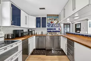 906 91st St, Galveston, TX 77554 - Photo 18