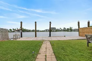 906 91st St, Galveston, TX 77554 - Photo 38