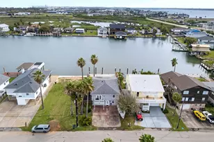 906 91st St, Galveston, TX 77554 - Photo 44