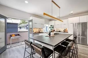 1377 Arlington St, Houston, TX 77008 - Photo 4