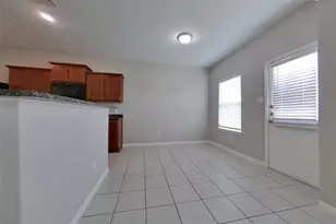 916 American Monarch Dr, La Marque, TX 77568 - Photo 4