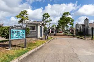 6313 Peacock Hills Dr, Houston, TX 77035 - Photo 18
