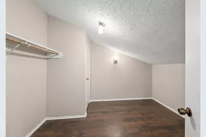 6313 Peacock Hills Drive, Houston, TX 77035 - Photo 14