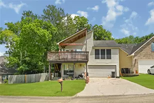 107 Harbour Town Ln, Conroe, TX 77356 - Photo 2