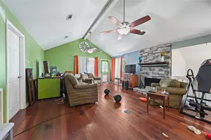 107 Harbour Town Ln, Conroe, TX 77356 - Photo 8
