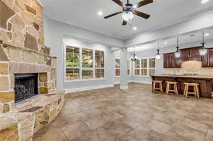 107 N Almondell Cir, The Woodlands, TX 77354 - Photo 8