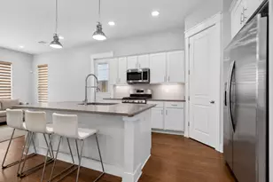 909 Oak St, Houston, TX 77018 - Photo 8