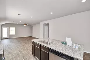 9826 Laurel Lake Dr, Conroe, TX 77384 - Photo 12