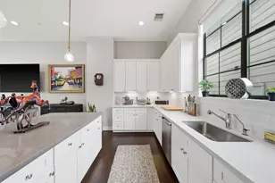 4306 Center St, Houston, TX 77007 - Photo 8