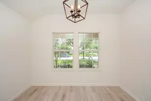 4707 Markham Woods Ct, Houston, TX 77345 - Photo 4