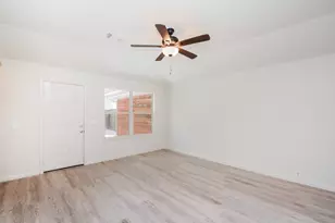 4707 Markham Woods Ct, Houston, TX 77345 - Photo 8