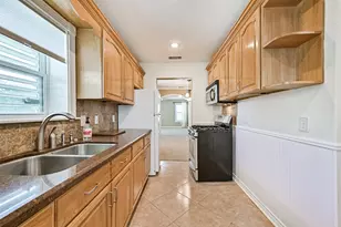 4817 Alamo Dr, Galveston, TX 77551 - Photo 22