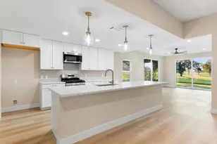 1328 Greenbriar Dr, Huntsville, TX 77340 - Photo 12