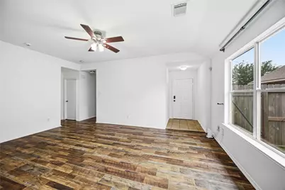 8426 Bay Run Avenue, Baytown, TX 77521 - Photo 6
