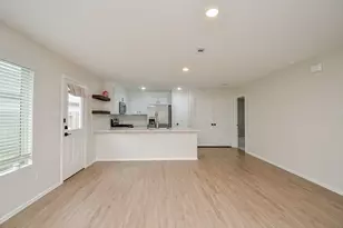 305 Riverwood Village Ln, Sealy, TX 77474 - Photo 6