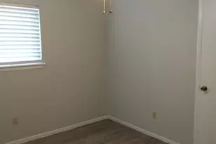 10818A Lynbrook Dr, Houston, TX 77042 - Photo 10