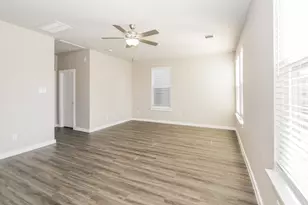 309 N Centro Cir, Shenandoah, TX 77385 - Photo 2